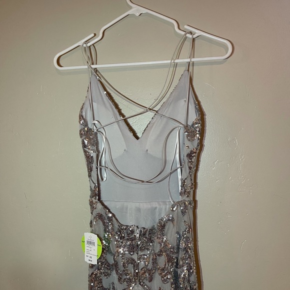 FORMAL DRESS - Picture 3 of 5